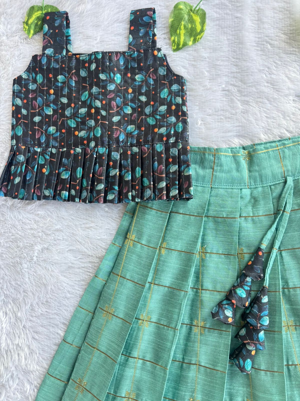 (ETTS041)Chic Black Floral & Sea Green Checks Ethnic Set