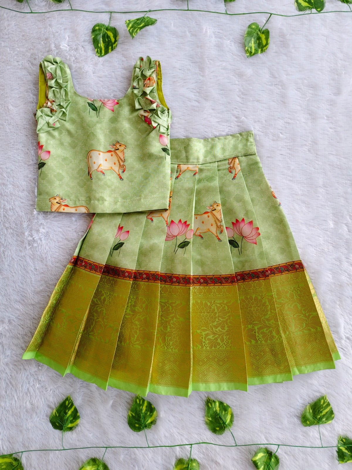 (ETS010) Charming Green Pichwai & Lotus Pattu Pavadai