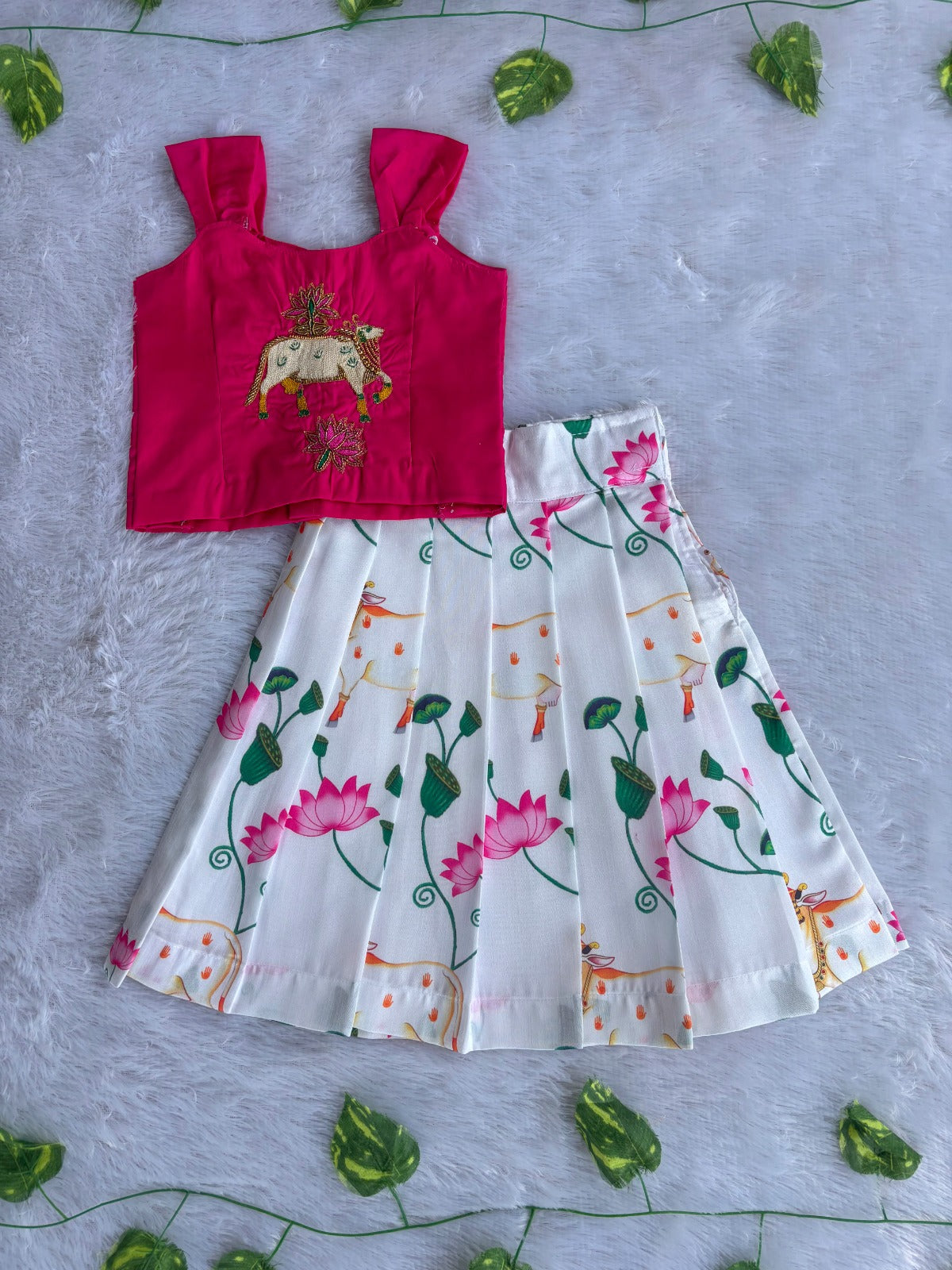 (ETS012) Vibrant Magenta and White Pichwai-Inspired Top and Skirt Set