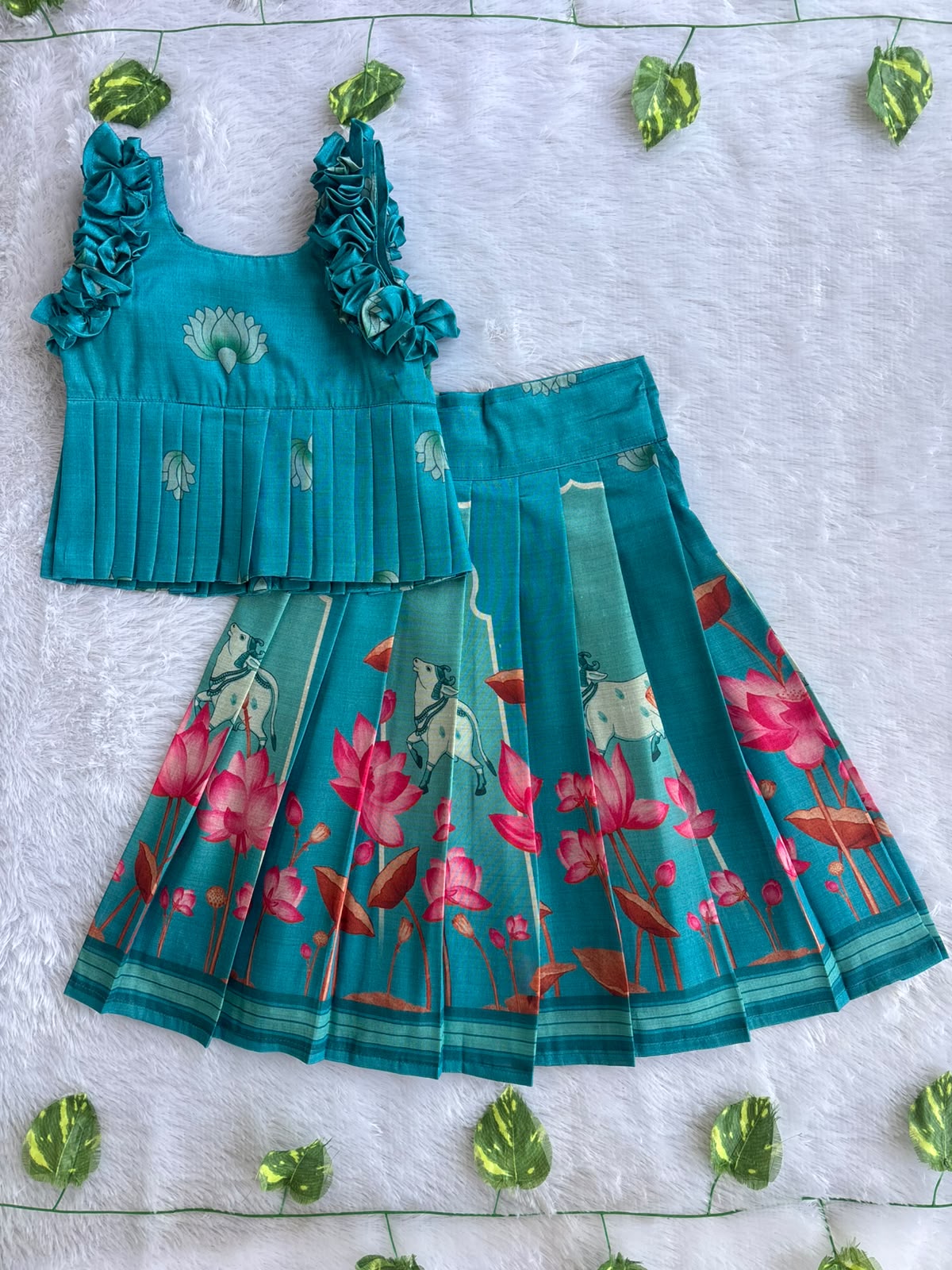 (ETTS031)Elegant peacock blue lotus & Pichwai print Set