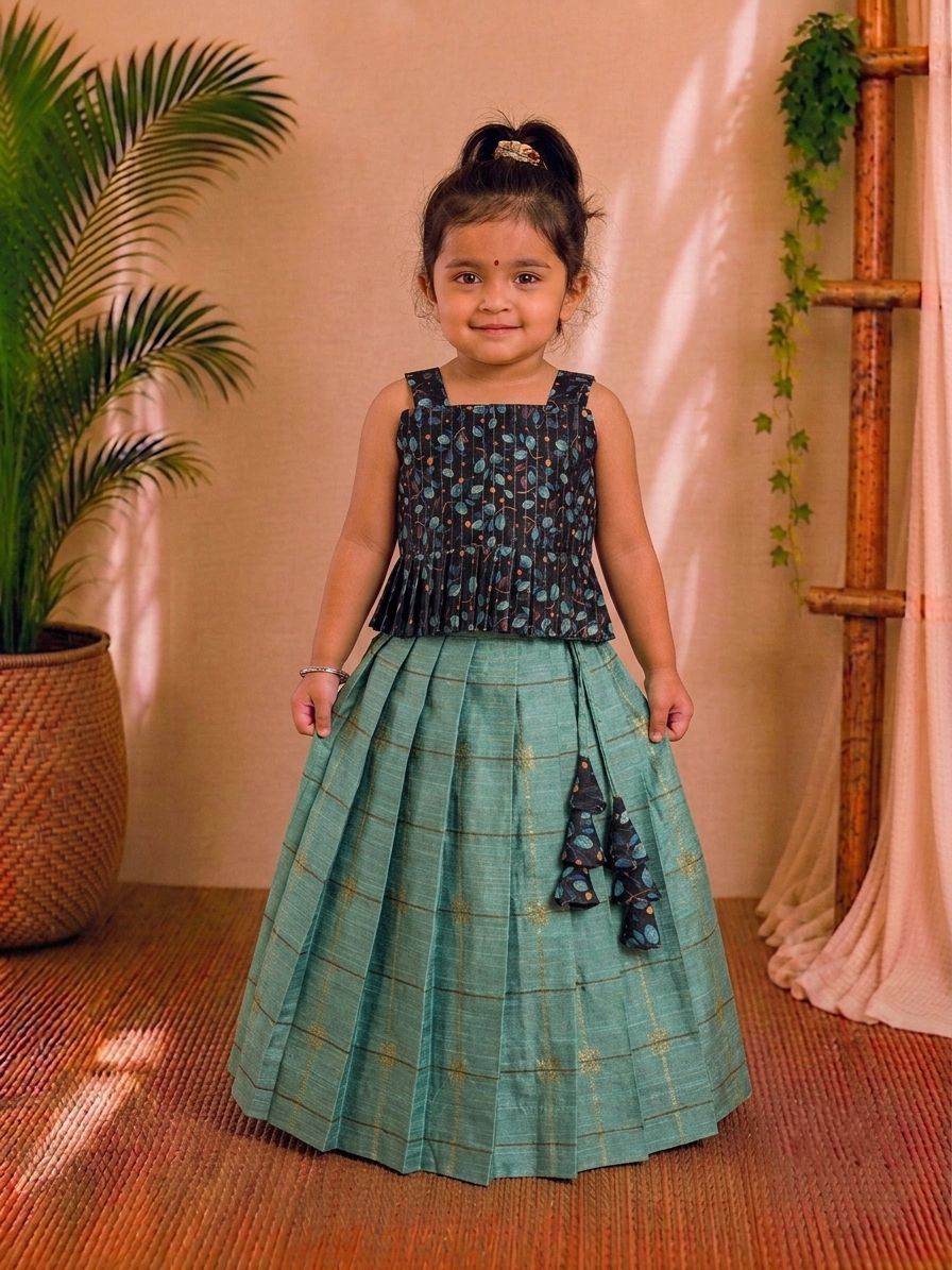(ETTS041)Chic Black Floral & Sea Green Checks Ethnic Set