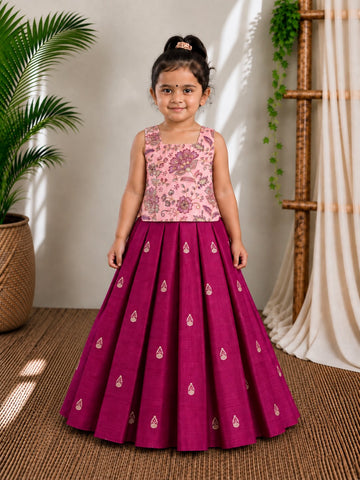 (ETTS047) Elegant Traditional Floral Top with Pleated Silk Skirt Set
