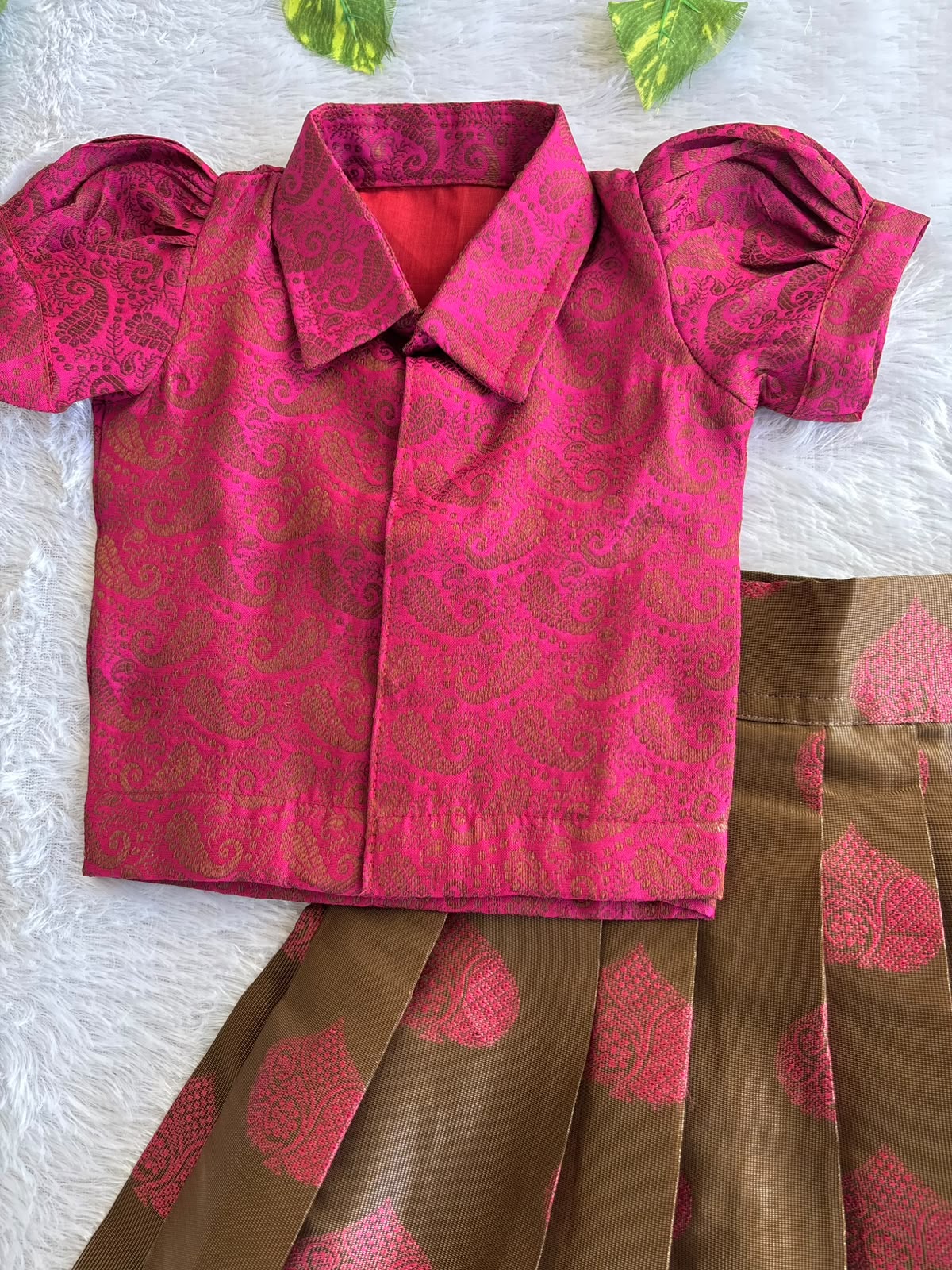 (ETTS048) Chic Magenta and Bronze-Brown Jacquard Collar Shirt Set